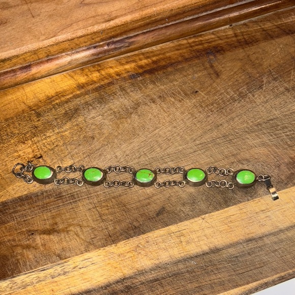 Vintage Chartreuse Stone bracelet silver - Picture 1 of 3